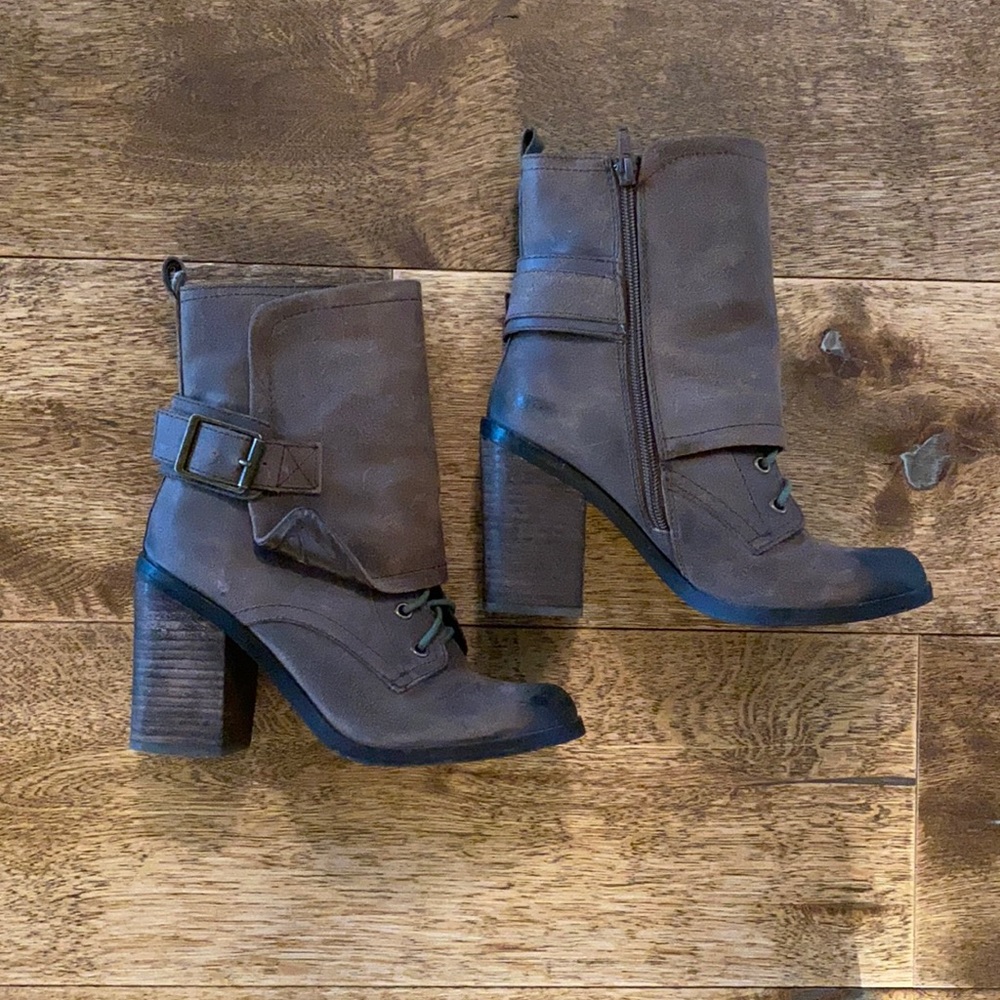 Fergie Lace Up Major Bootie Size 6.5